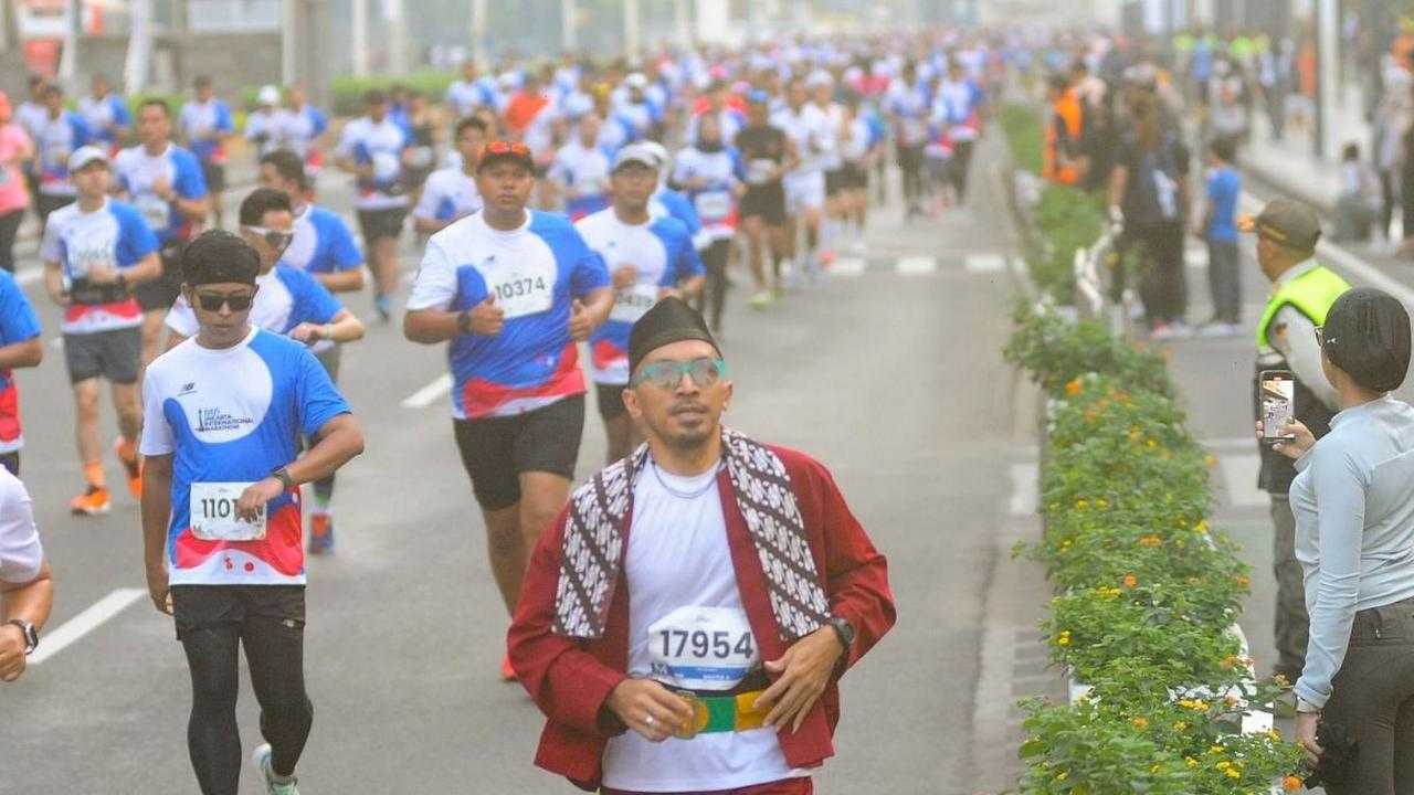 Para pelari akan melintasi Jalan Medan Merdeka Utara menuju Jalan Medan Merdeka Barat, kemudian berlanjut hingga ke wilayah Bundaran Hotel Indonesia (HI). Foto merdeka.com / Arie Basuki<br>