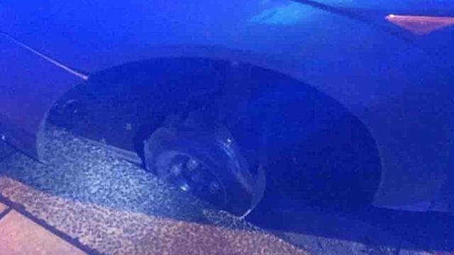 Sakaw, Pria Ini Kendarai Ford Focus Hanya Pakai Tiga Roda ...
