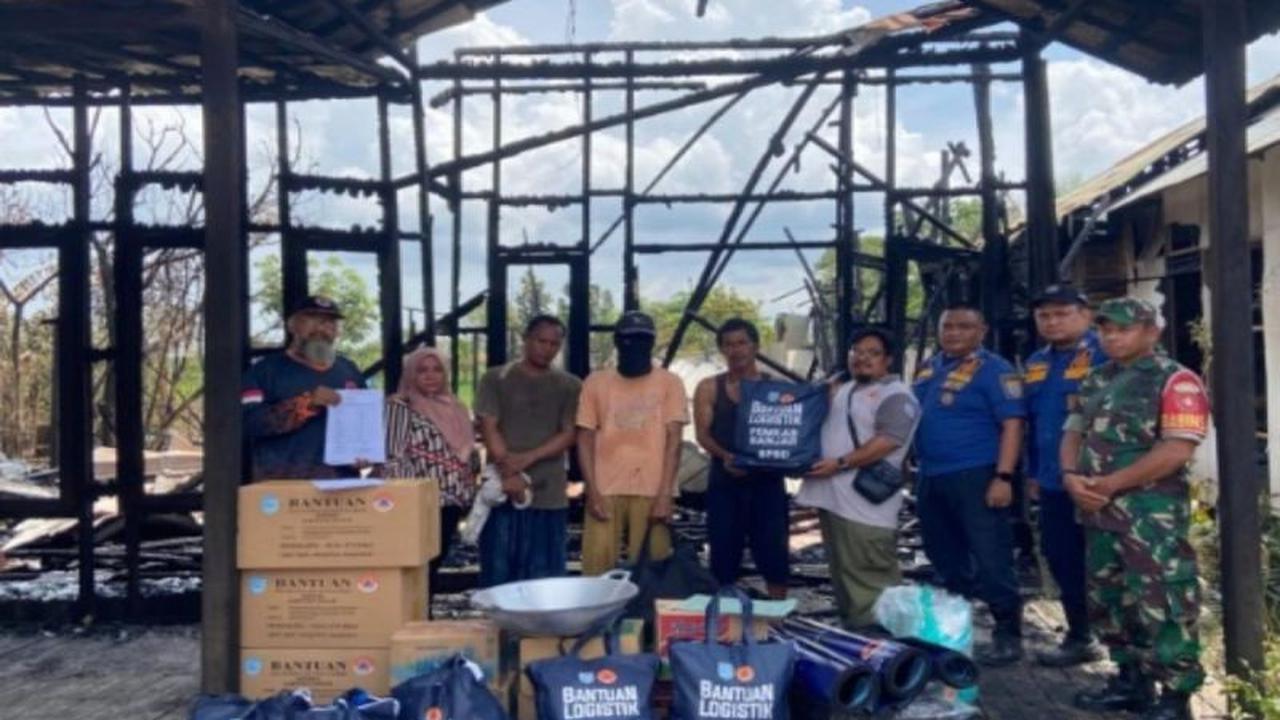 BPBD Banjar Salurkan Logistik Darurat, Respons Cepat Korban Kebakaran Gambut