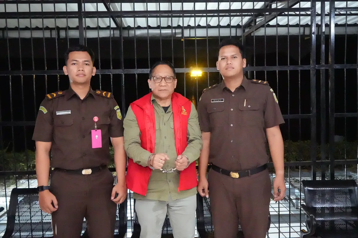 Eks Dirut Taman Satwa Kebun Binatang Surabaya Choirul Anwar