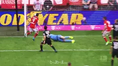 Berita video striker Bayern Munchen, Robert Lewandowski, jadi pemain terbaik Bundesliga pekan ini. This video presented by BallBall.
