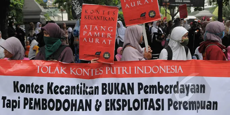 Massa HTI Demo Tolak Kontes Kecantikan