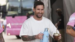 La Pulga kemudian harus absen pada dua laga berikutnya. Namun, ia kembali merumput saat melawan LA Galaxy sebagai pemain pengganti pada babak kedua. (AP Photo/Lynne Sladky)