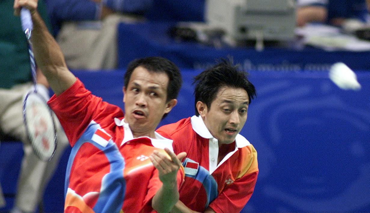 Pada Olimpiade Atlanta tahun 1992, pasangan ganda putra Rexy Mainaky dan Ricky Subagja berhasil tekuk pasangan Malaysia, Cheah Soon Kit dan Yap Kim Hock dalam tiga set di partai final. Mereka menjadi satu-satunya kontingen Indonesia yang berhasil bawa medali emas kala itu. (Foto: AFP/Robyn Beck)