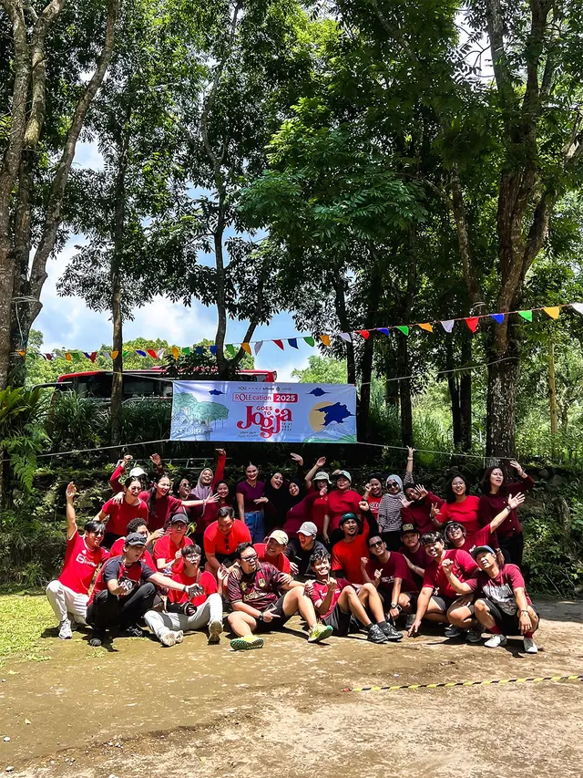 6 Potret Luna Maya dan Maxime Outing Akhir Tahun 2025 Bareng Karyawan di Jogja