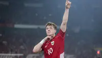 Sebelum Bela Timnas Indonesia di FIFA Matchday Juni 2026, Ole Romeny Main Rebana dan Pamer Juggling di Hadapan Santri