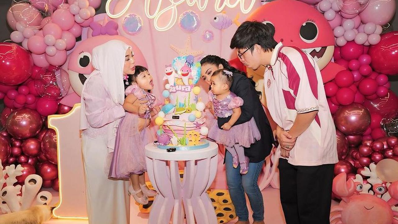 7 Potret Kris Dayanti Datang di Ultah Cucunya Azzura, Sendirian Tanpa Ditemani Suami dan Anak