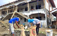 Wujudkan Indonesia Emas 2045, SIG Salurkan Bantuan Sarana Pendidikan dan Sosial untuk Santri di Jatim