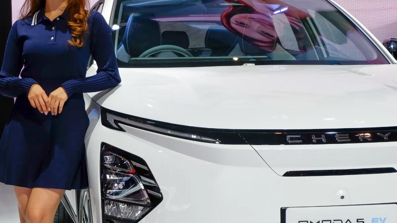 Pabrikan China mengincar ceruk konsumen menengah ke atas. Yang membutuhkan EV sebagai mobil ke-2 dan ke-3. <br>"Merek otomotif China berhasil membaca peluang itu di Indonesia."