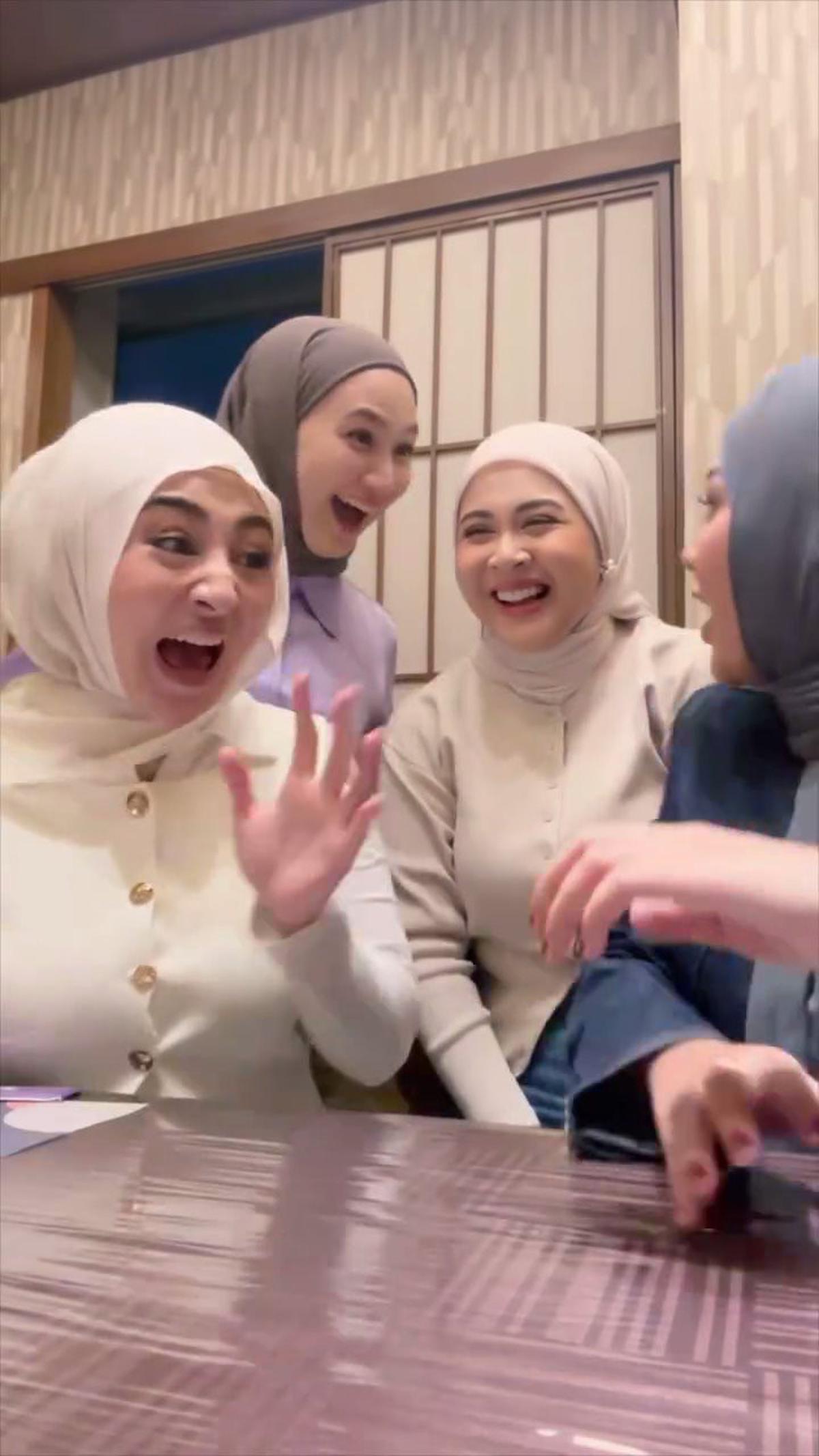 Reaksi Sahabat Saat Diberitahu Kesha Ratuliu Hamil Anak Ketiga, Semua Kaget dari Syifa Hadju - Aurel Hermansyah