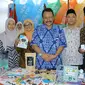 Koordinator SEAMEO Center Indonesia, Gatot Hari Priowirjanto dan peserta Pameran KKSI di LKS SMK Nasional 2019/Stella Maris.