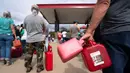 Di Carolina Utara, sedikitnya 600.000 rumah dan bisnis mengalami pemadaman listrik. (Sean Rayford/Getty Images North America/Getty Images via AFP)