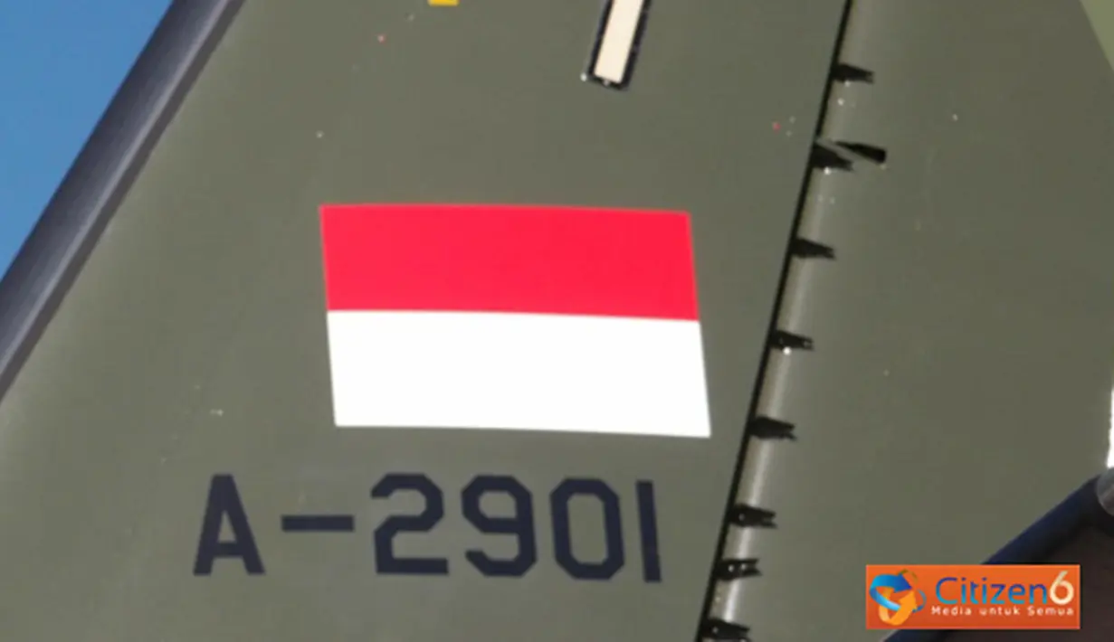 Citizen6, Bekasi: Selain penerbang TNI-AU, terdapat 2 test pilot PT Dirgantara Indonesia, mereka adalah Ester Gayatri Saleh dan Novirsta Mafriando Rusli. Selain itu ada 1 flight test engineer, yakni Heru Riadhi Soenardi.  (Pengirim: Rahmat Eko Avianto). 