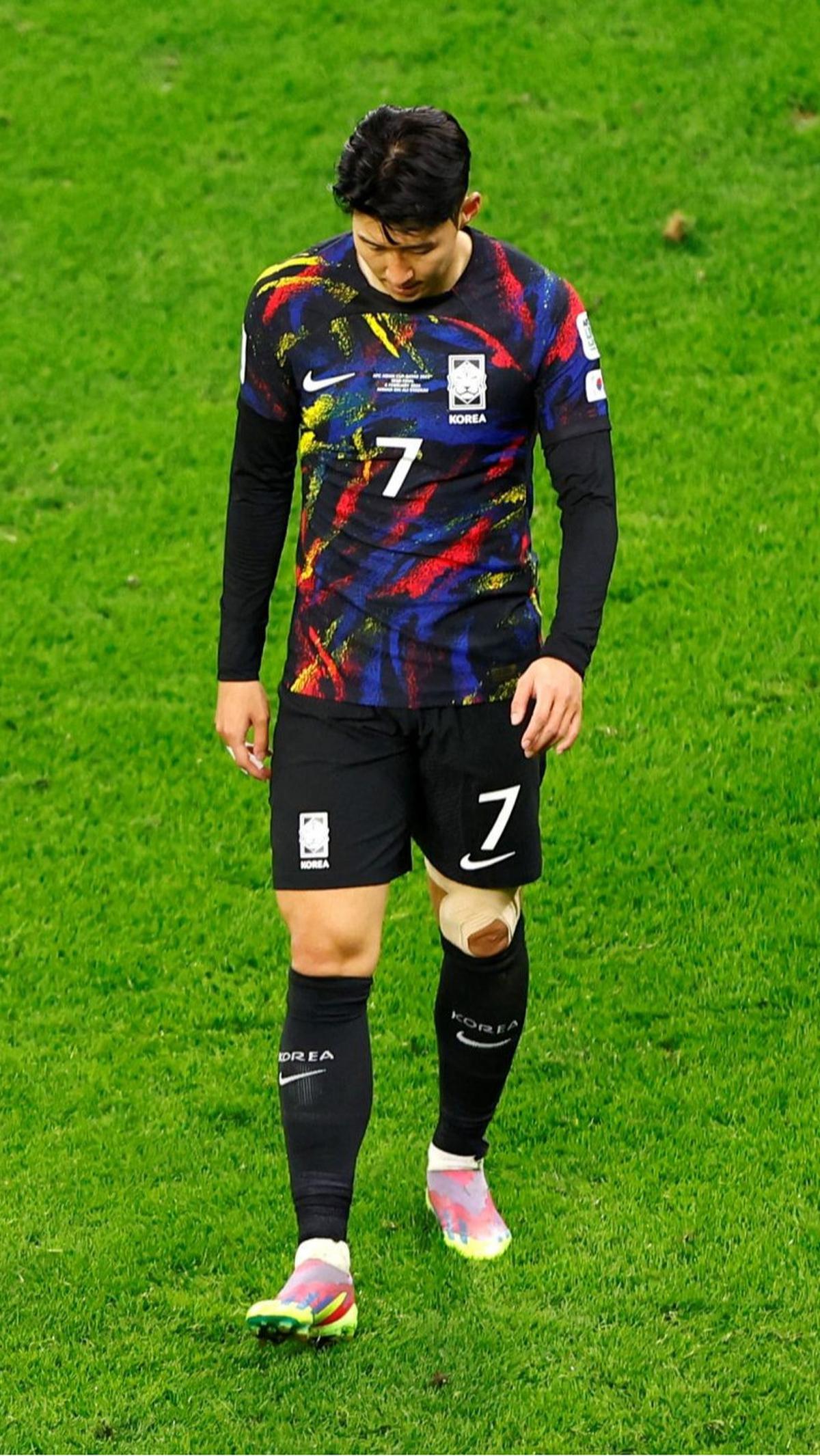 Kekalahan ini membuat para pemain Korea Selatan dilanda kekecewaan mendalam, salah satunya adalah Son Heung-min. Foto:&nbsp;REUTERS/Rula Rouhana