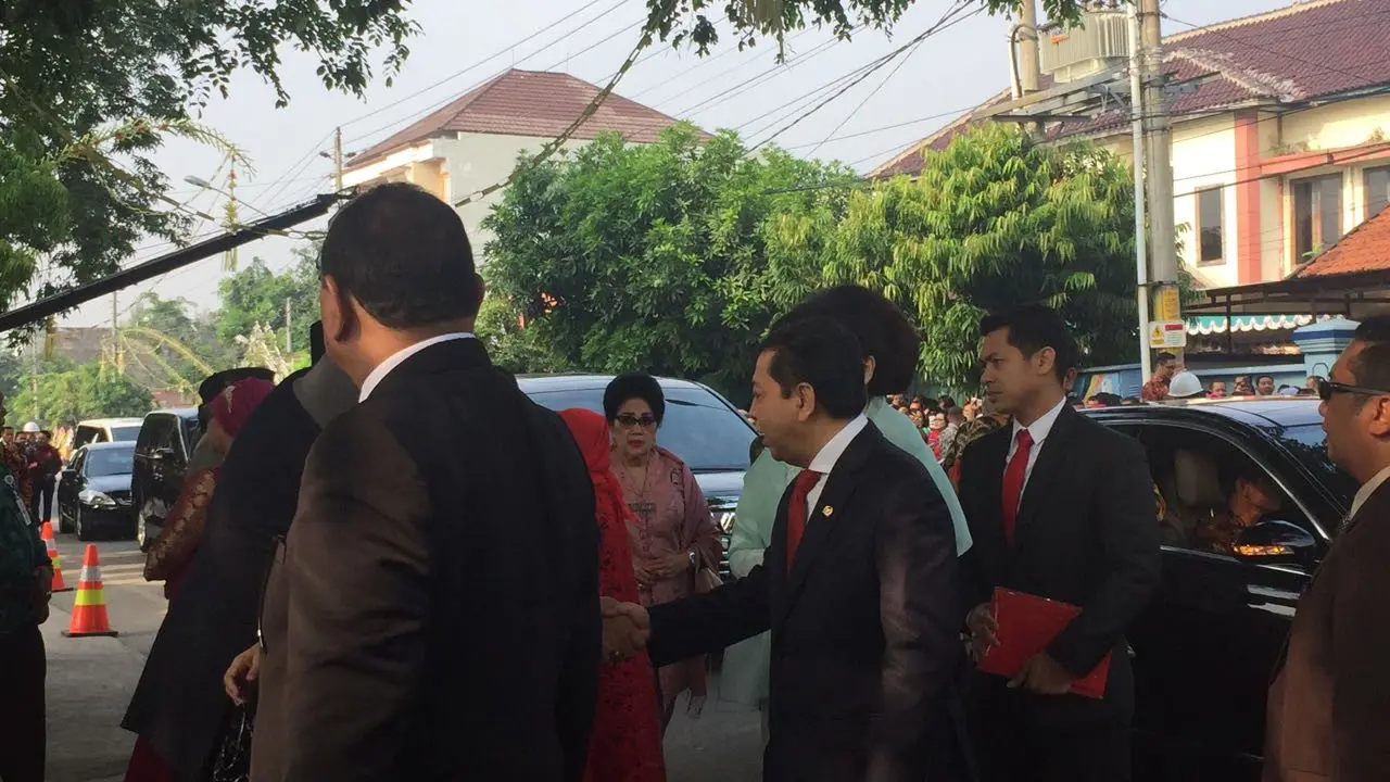 Setya Novanto Datang ke Pernikahan Kahiyang-Bobby Bersama Istri