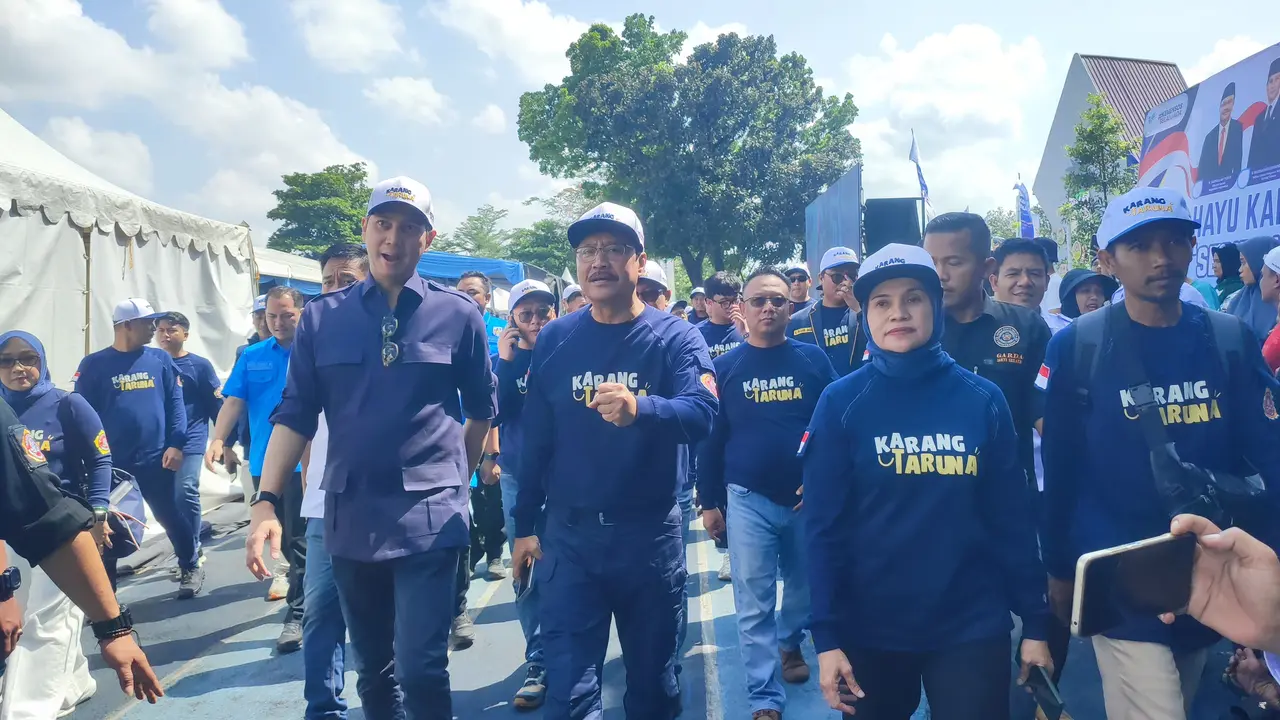 Menteri Sosial (Mensos) Saifullah Yusuf  usai peluncuran Bulan Bakti Karang Taruna 2025 di Alun-Alun Cirimekar, Cibinong, Kabupaten Bogor, Minggu (28/9/2025).