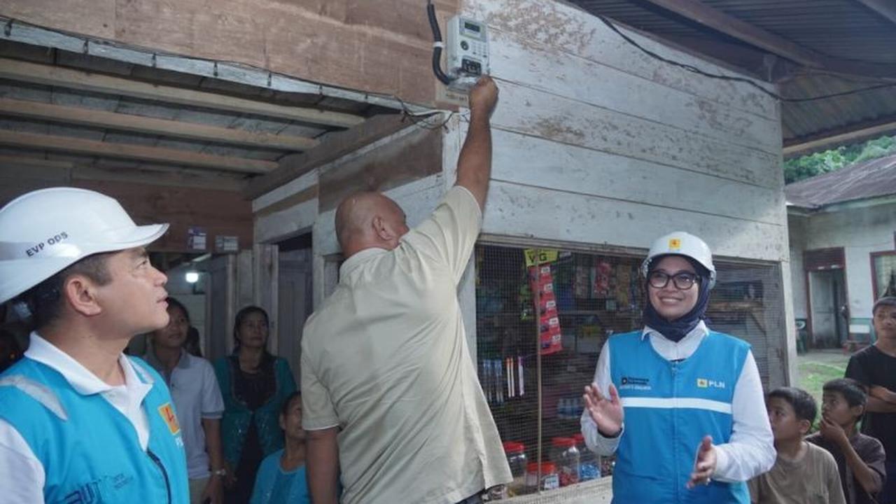 PLN Wujudkan Pemerataan Listrik Nias Utara, Terangi Desa Ombolata di Daerah 3T