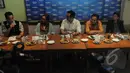 Suasana diskusi bertajuk "Simalakama Jokowi" di kawasan Cikini, Jakarta, Sabtu (14/2/2015). Banyak permasalahan yang dihadapi Jokowi dinilai para pengamat seperti buah simalakama. (Liputan6.com/Herman Zakharia)