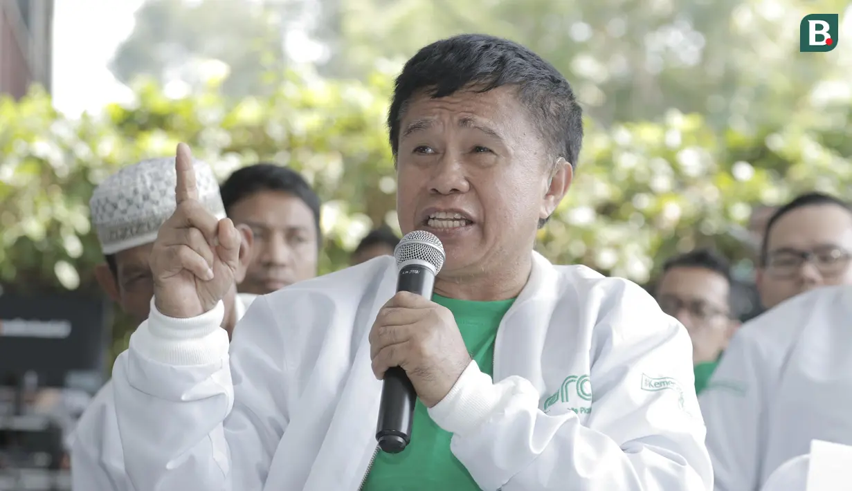 Legenda tinju Indonesia, Ellyas Pical, saat peluncuran kampanye "Kemenangan Itu Dekat" di Yogyakarta, Rabu (18/7/2018). Kampanye tersebut untuk mengobarkan semangat kemenangan di Asian Games 2018. (Bola.com/M Iqbal Ichsan)