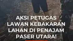 Petugas dari tim gabungan berupaya memadamkan api yang membakar lahan di wilayah Kabupaten Penajam Paser Utara, Provinsi Kalimantan Timur, pada Rabu (19/8).