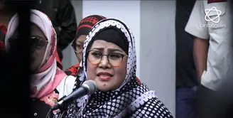 Diberondong 18 Pertanyaan, ini jawaban Elvy Sukaesih saat ditanya penyidik.