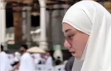 Potret Celine Evangelista Jalani Ibadah Umrah, Perjalanan yang Penuh Syukur dan Makna
