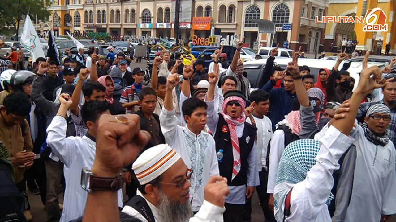 demo-syiah-131114b.jpg