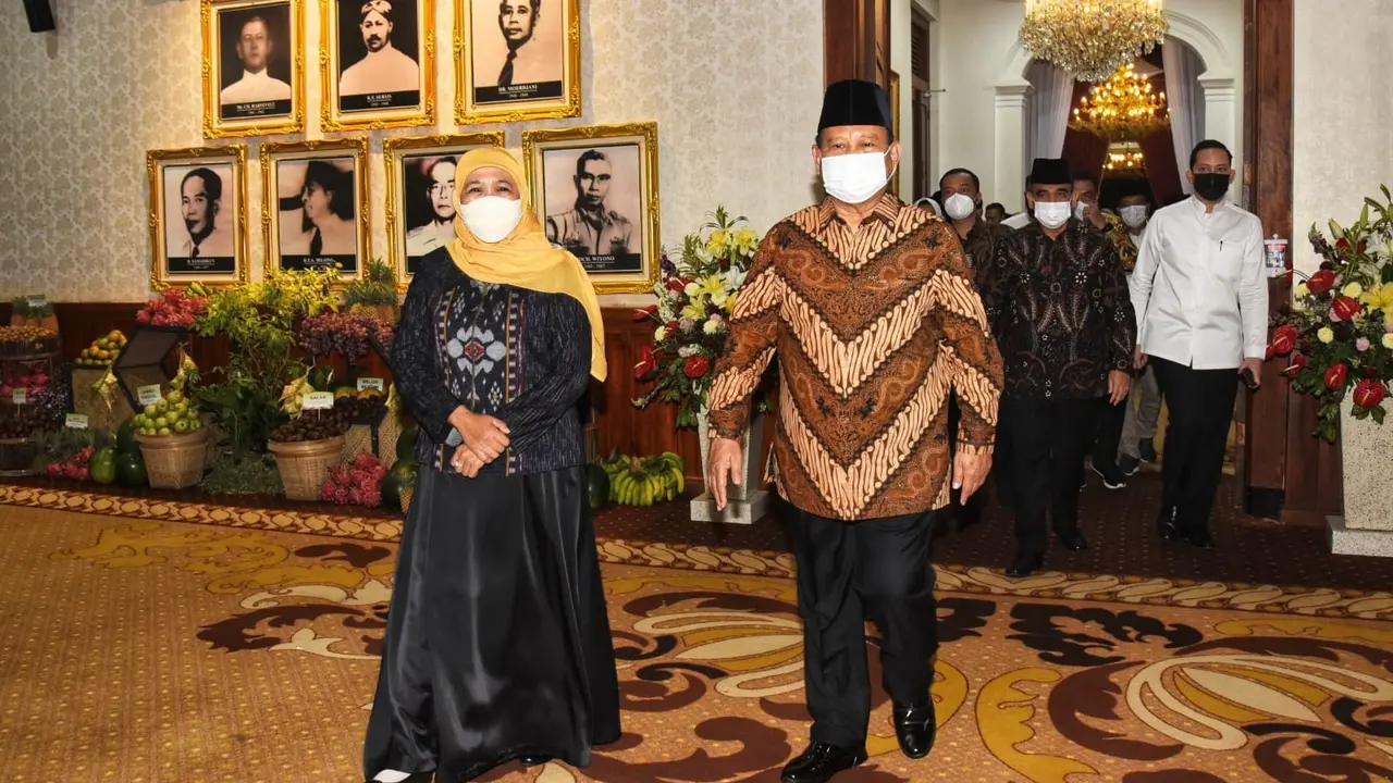 Prabowo Subianto saat bersilaturahmi dengan Gubernur Khofifah di Gedung Negara Grahadi, Surabaya, beberapa waktu lalu. (Istimewa).