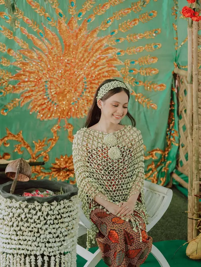 Beda Pesona Pengantin dari Putri Isnari Jelang Pernikahan dengan Anak Bos Batubara, dari Makeup Bollywood hingga Adat