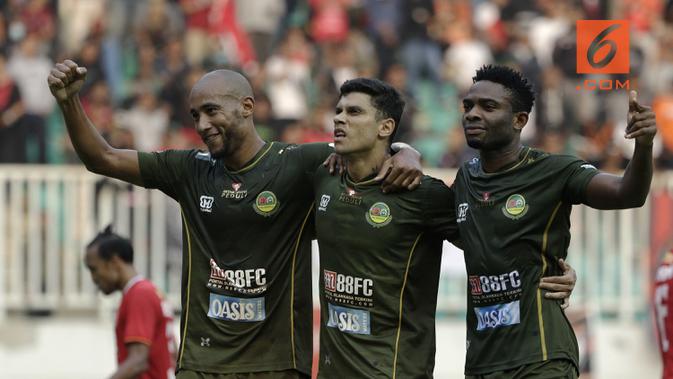 Pemain Tira Persikabo merayakan gol ke gawang Persija Jakarta di Stadion Pakansari, Kabupaten Bogor, Selasa (16/7/2019). (Bola.com/Yoppy Renato)