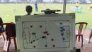 Papan strategi yang dipakai pelatih Indonesia U16 saat melawan  Jepang U16 dalam ujicoba yang digelar di Lapangan Padepokan Voli Indonesia, Sentul, Bogor. Selasa (15/4)