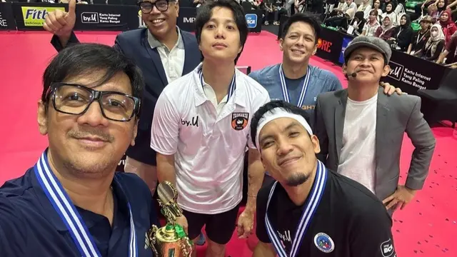Ariel dan Dikta Pingpong