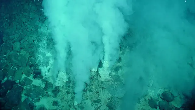 Tak Banyak Orang Tahu, Ini 7 Benda Misterius yang Terdapat di Bawah Laut