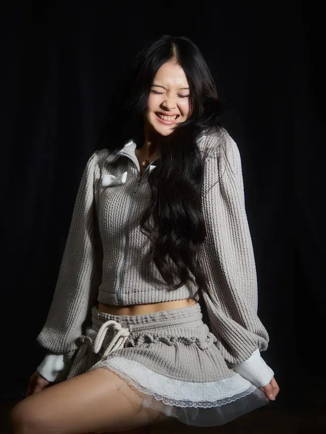 Cozy Knit Set dengan Mini Skirt