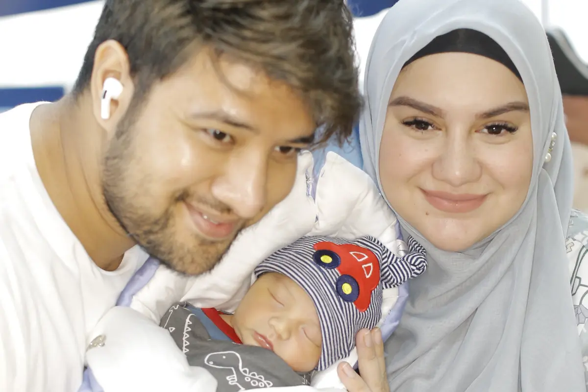 Irish Bella dan Ammar Zoni. (Foto: Arie Asanandaputra, Oxygen Entertainment)