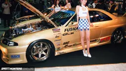 Nissan GTR R33 dimodifikasi dengan gaya 2000an yang sangat kental. (Source: speedhunters.com)