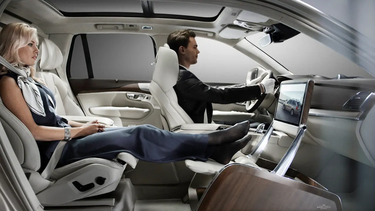 Mobil Konsep Volvo XC90 Lounge Console. 