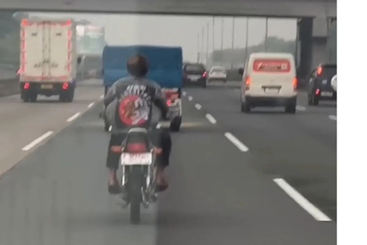 RX King melaju di Tol Jagowari
