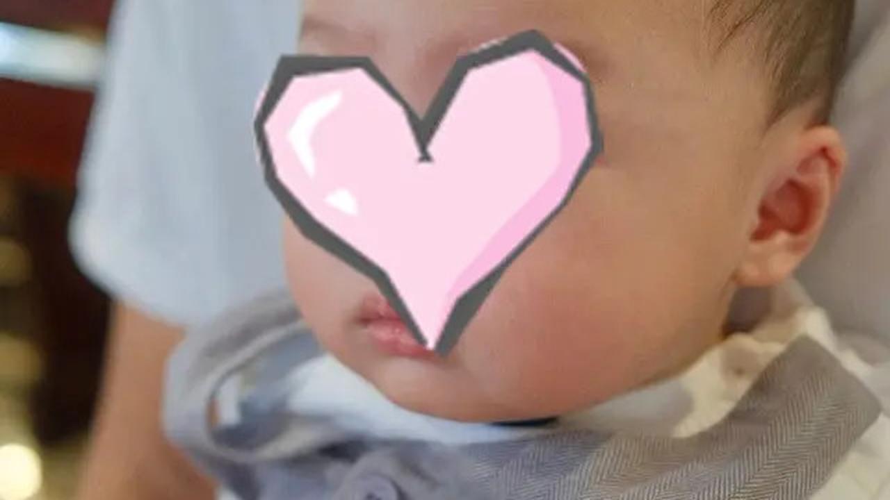 6 Potret Jayden Anak Jonatan Christie dan Shanju Dibaptis, Anteng Digendong Ayah