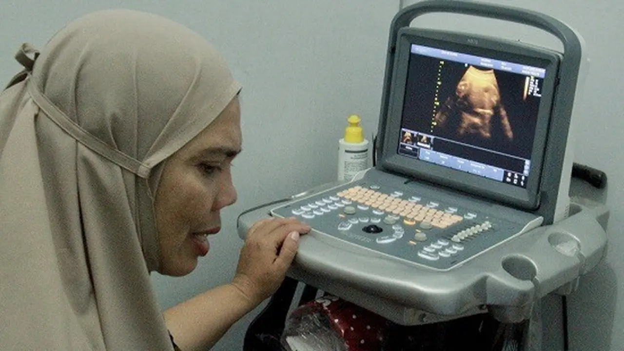 Tak Pandang Pasien BPJS Kesehatan atau Bukan, Bidan Salabiah Melayani dengan Maksimal