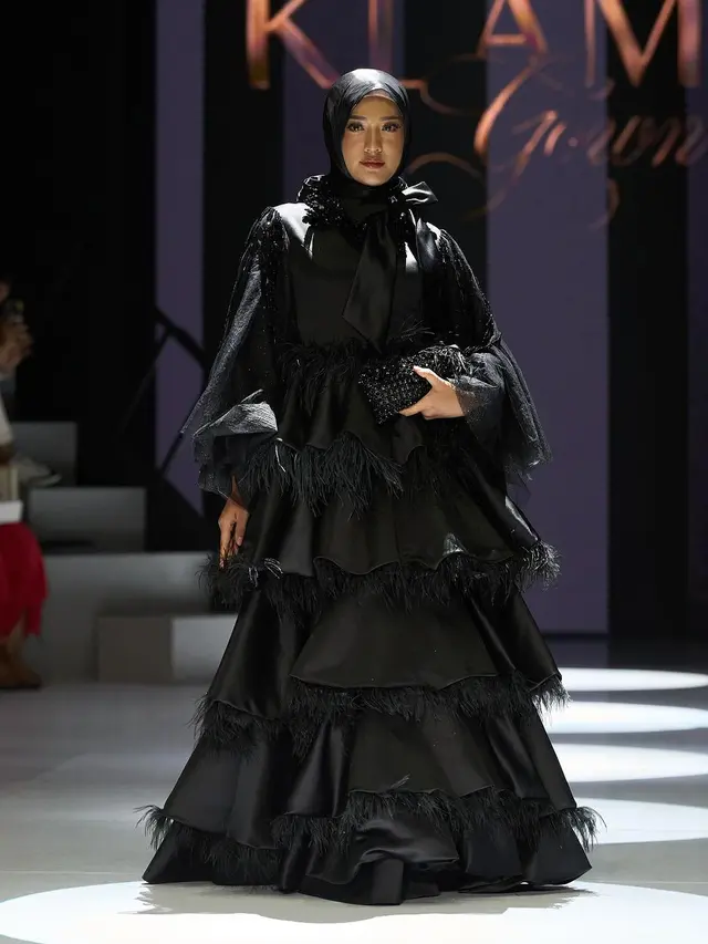 Klamby Tampilkan Koleksi Baju Lebaran Bertabur Bunga hingga Bawa Gebrakan Baru di PIFW 2024