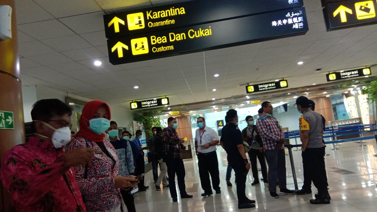 Bandara Supadio Terganggu Kabut Asap, Lion Group Tunda dan Batalkan Penerbangan - merdeka.com