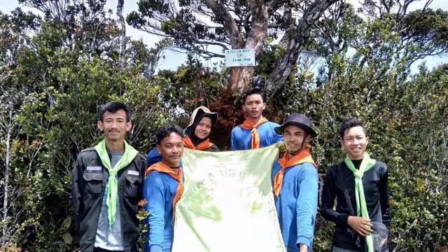 Ekspedisi di Gunung Pantai Cermin