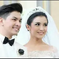 Bagaimana suasana pemberkatan nikah Chelsea Olivia dan Glenn Alinskie yang berlangsung Kamis, (1/10) di Gereja Katedral. Berikut liputannya.