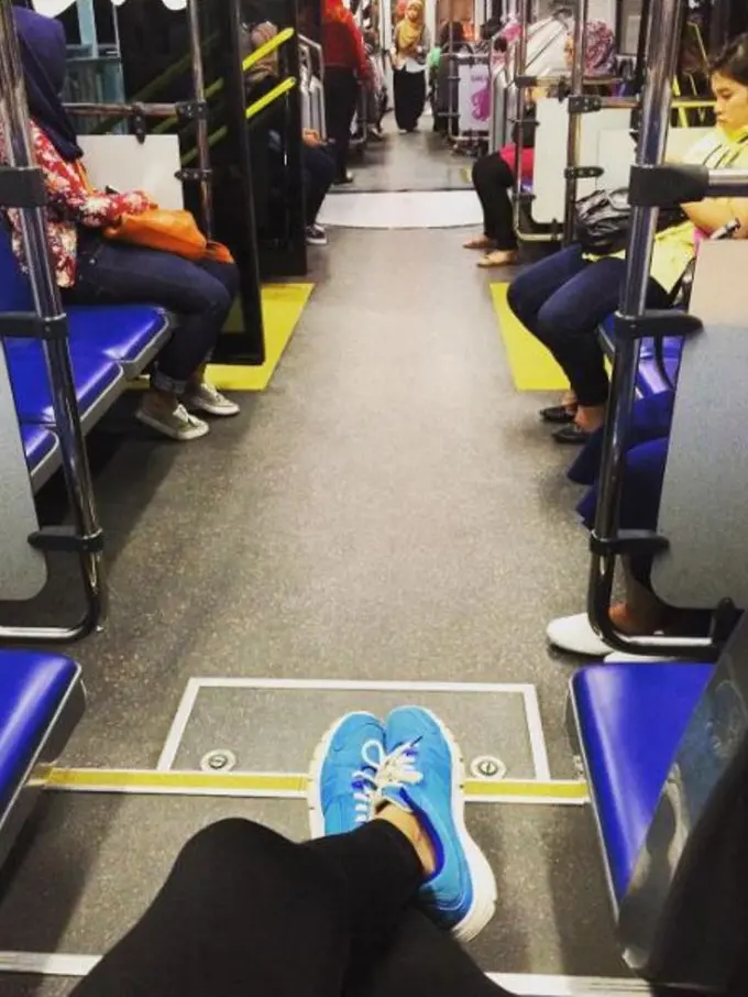 [Bintang] 5 Tips Agar Dapat Tempat Duduk di Transportasi Umum