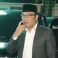 Calon Gubernur Jawa Barat, Ridwan Kamil mengunjungi kantor DPP Partai Persatuan Pembangunan (PPP), Jakarta, Rabu (4/7). Kedatangan Ridwan Kamil disambut langsung oleh Ketua Umum DPP PPP, Romahurmuzy. (Liputan6.com/Herman Zakharia)