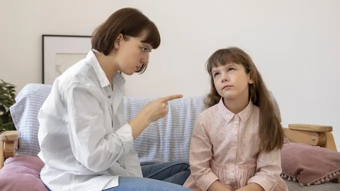 Ajarkan Empati Sejak Dini, Begini Cara Mendidik Balita untuk Berani Minta Maaf - Cover