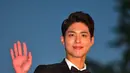Song Joong Ki dan Song Hye Kyo memberikan hadiah berupa truk terbilang cukup unik. Didasari rasa kagum terhadap juniornya itu menyebabkan truk kopi itu dikirim untuk Park Bo Gum. (AFP/Bintang.com)
