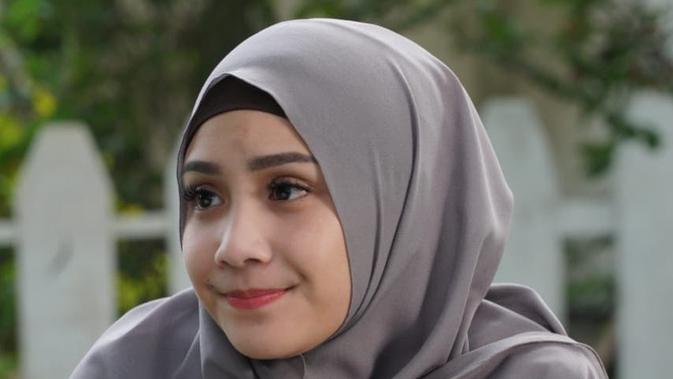 6 Potret Nagita  Slavina  Pakai  Hijab Dipuji Makin Cantik 