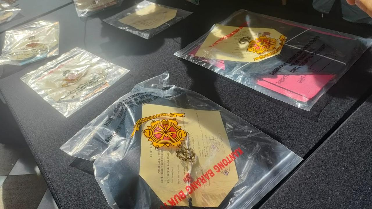 Barang bukti kasus prostitusi artis CA alias Cassandra Angelie